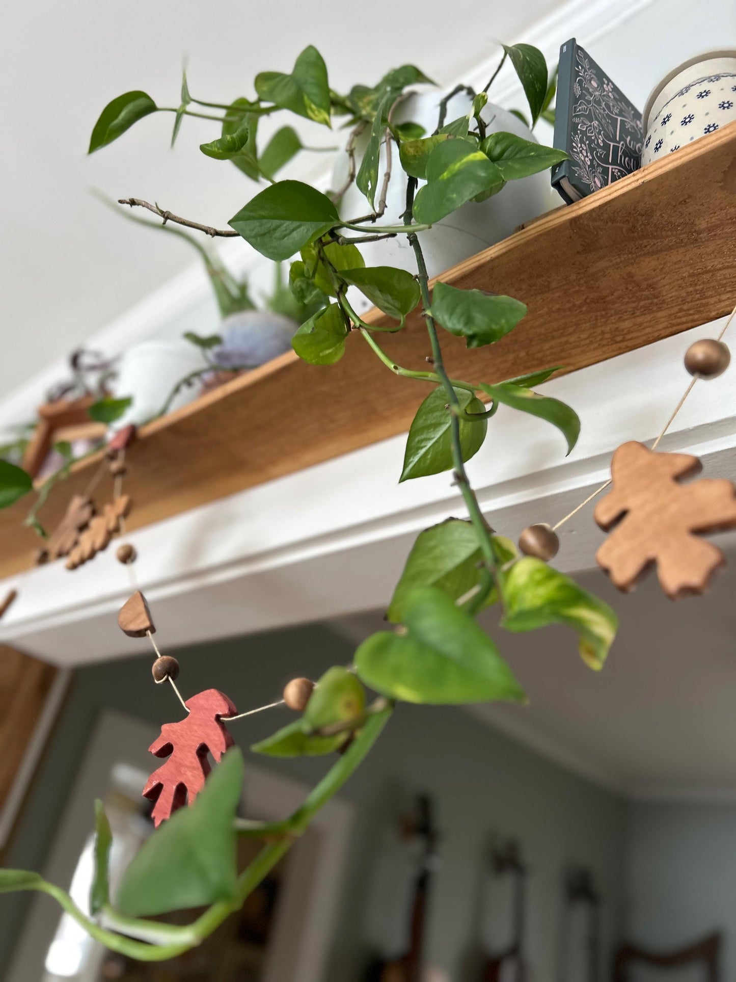 Wooden Oak Leaf Garland