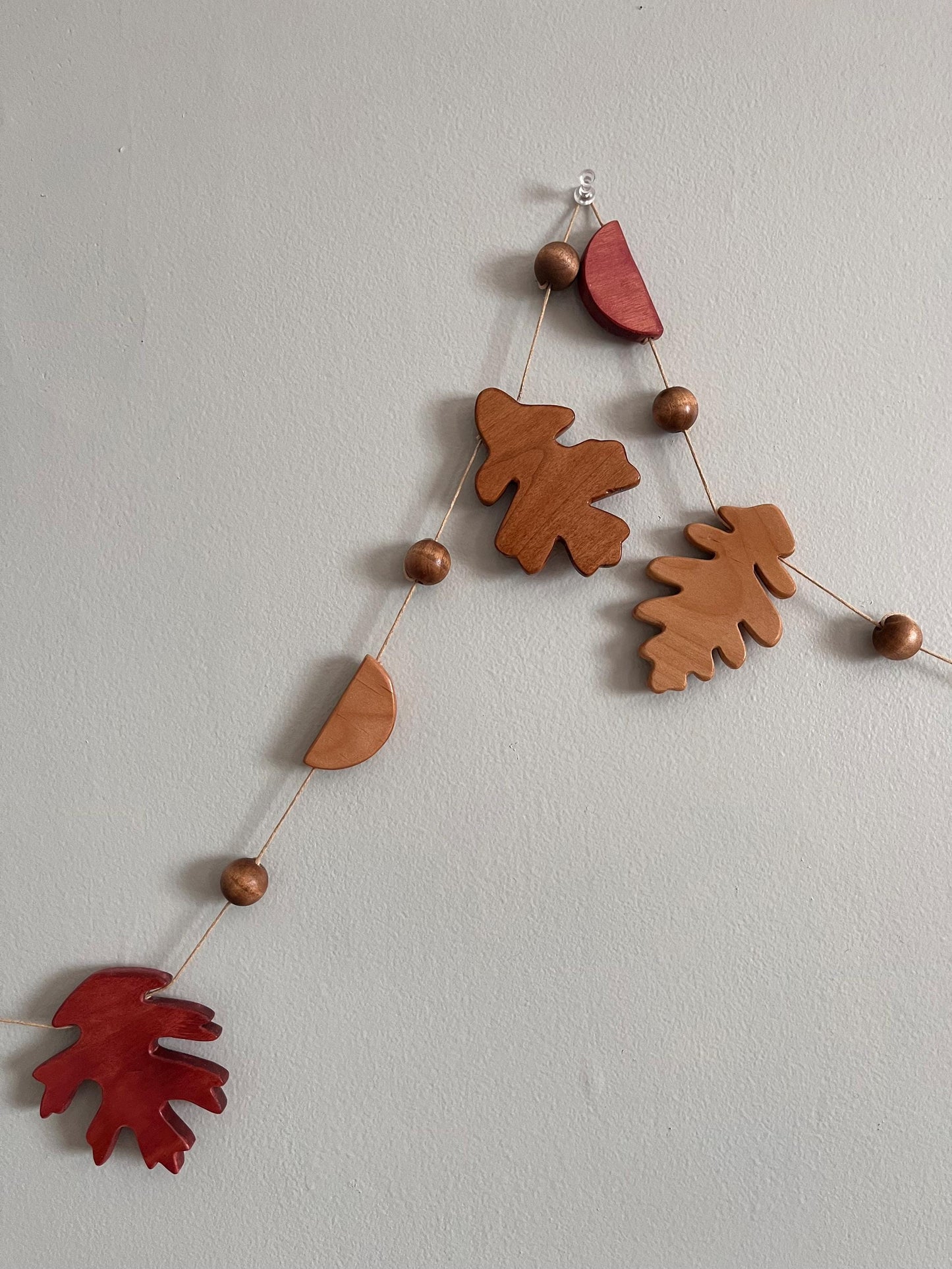 Wooden Oak Leaf Garland