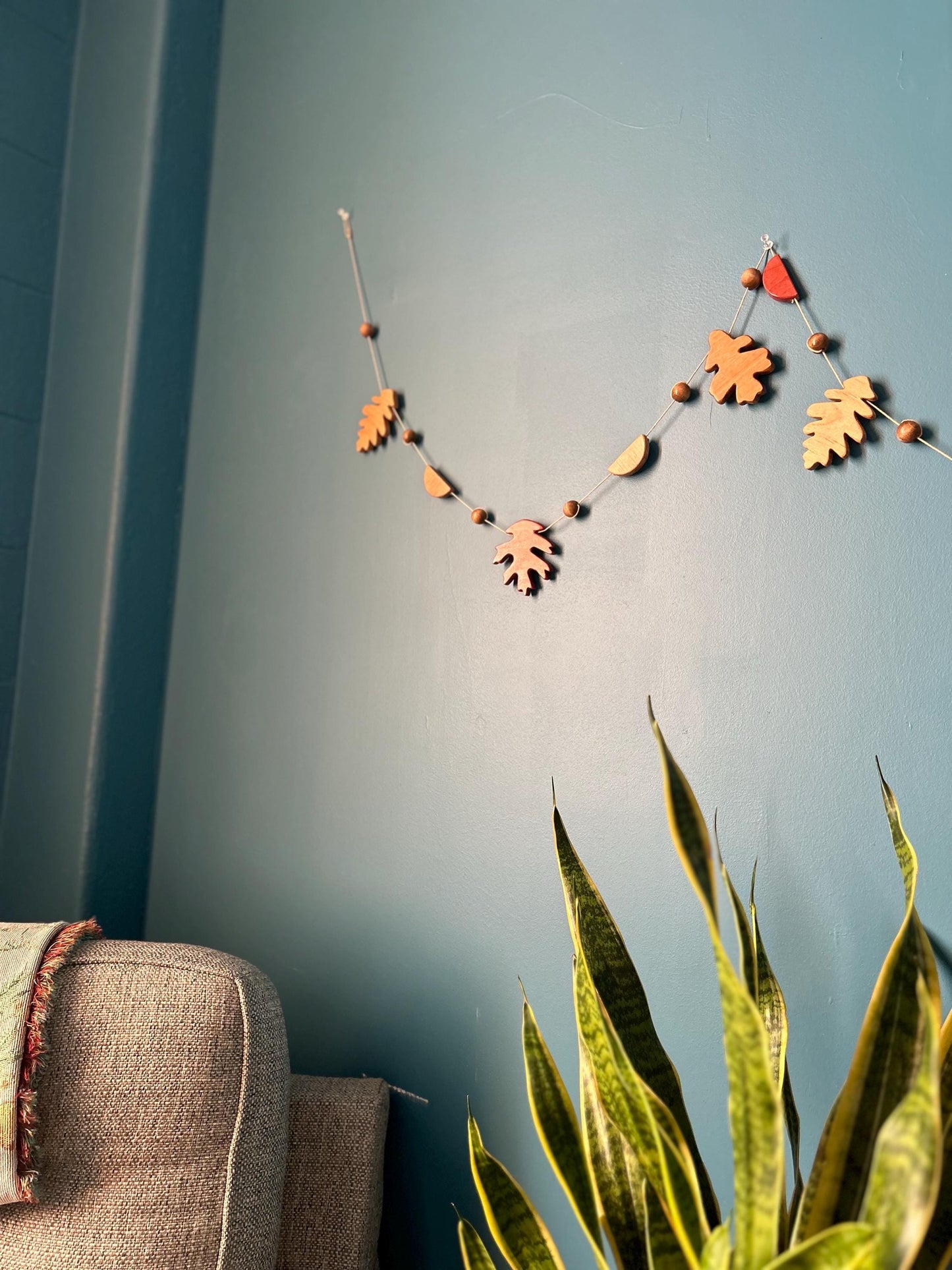 Wooden Oak Leaf Garland