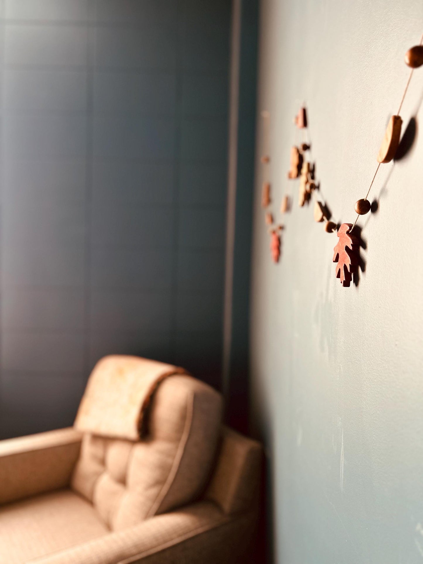 Wooden Oak Leaf Garland