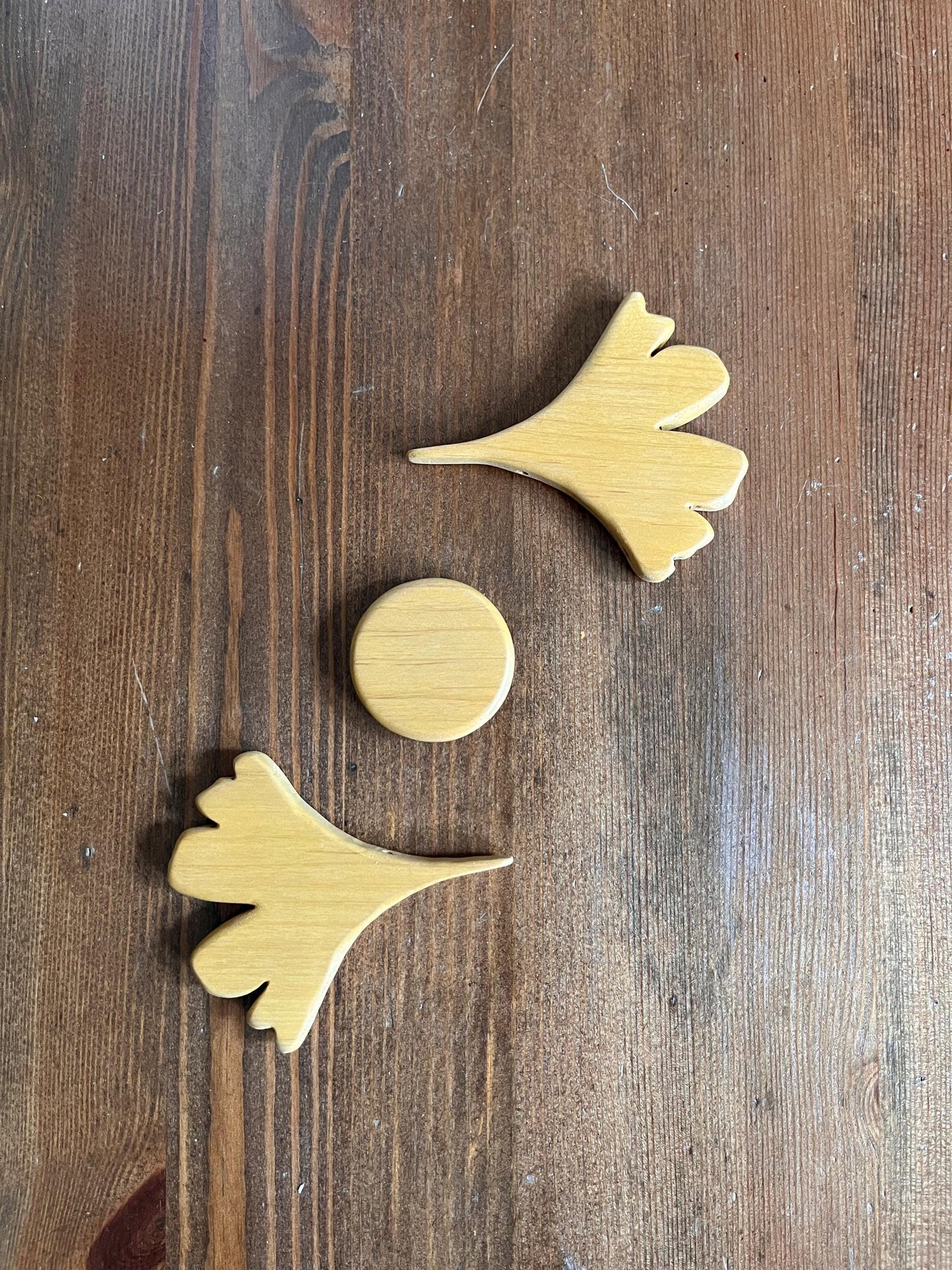 Ginkgo Wooden Leaf Garland